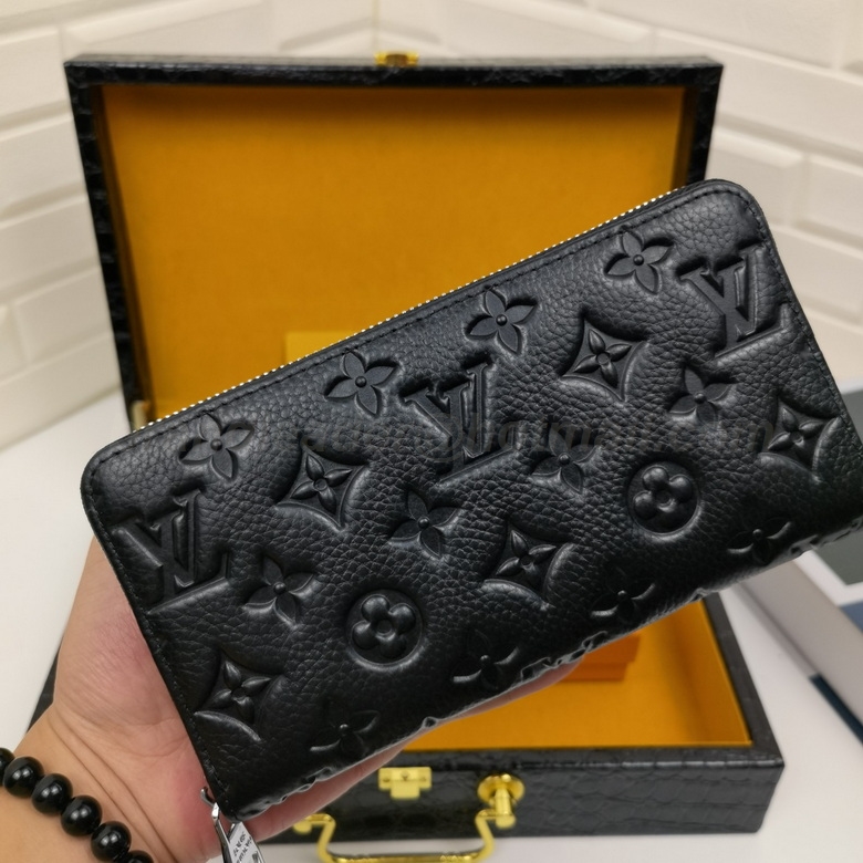 LV Wallets 86